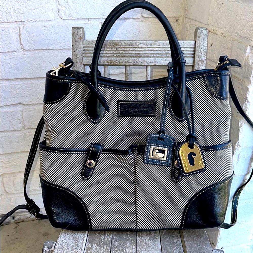 SET Dooney & Bourke Satchel CANVAS/LEATHER XLg TOTE & Crossbody Checkered Bag - Picture 4 of 16